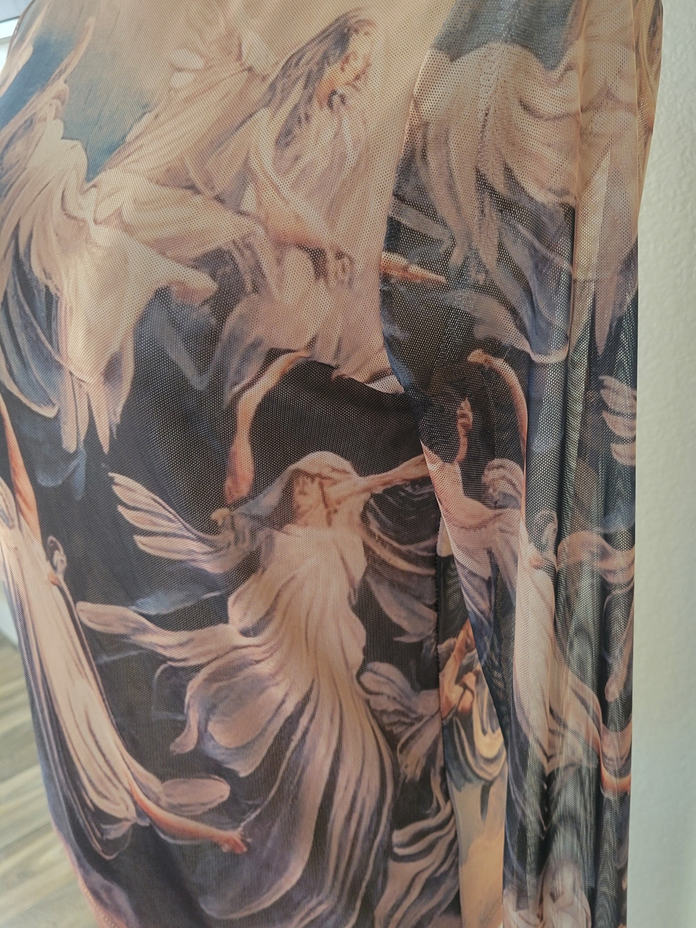 She's So Fresh Renaissance Angel Cherub Print Mesh Mock Neck Top L - Picture 6 of 11